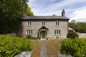 Front Aspect (2)- click for photo gallery